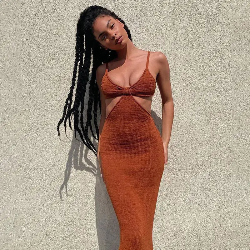Modern Dress with Cut-Out Details – Elegance for Special Occasions